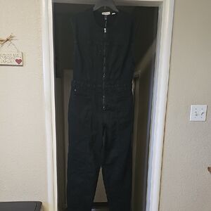 Universal Thread Black Sleeveless Zip-Front Jumpsuit